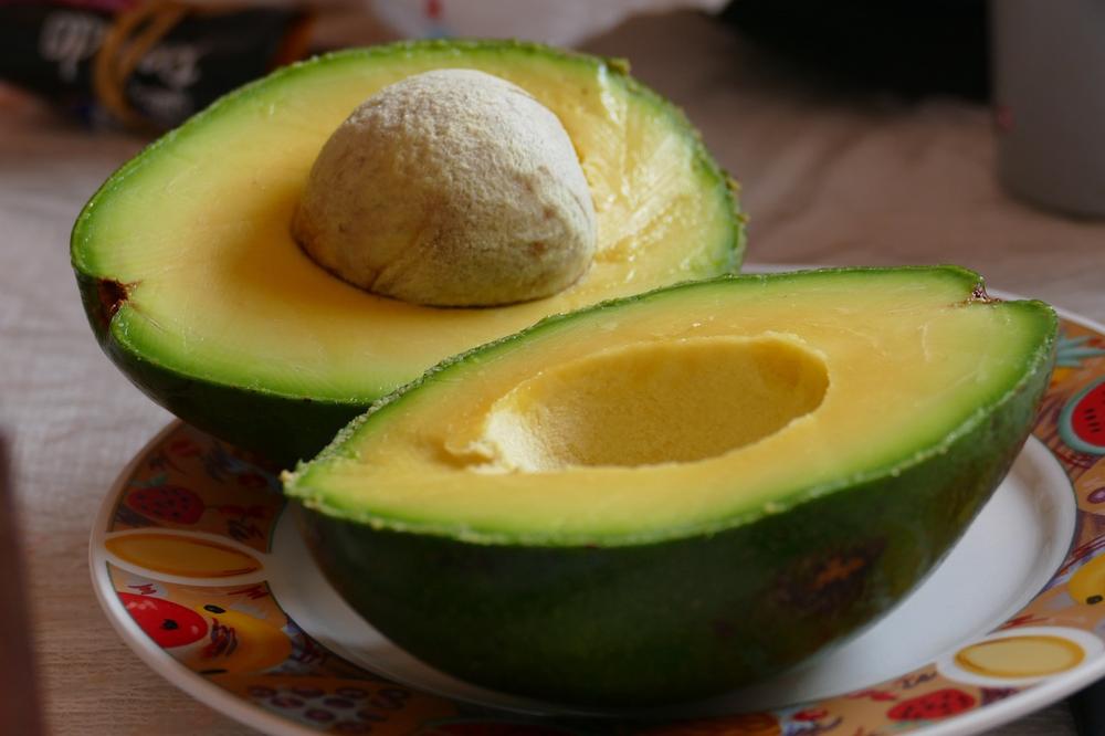 Avocado halves-f1a207ec97e6449dba000f6efe6ddcfe.jpg Avocado halves